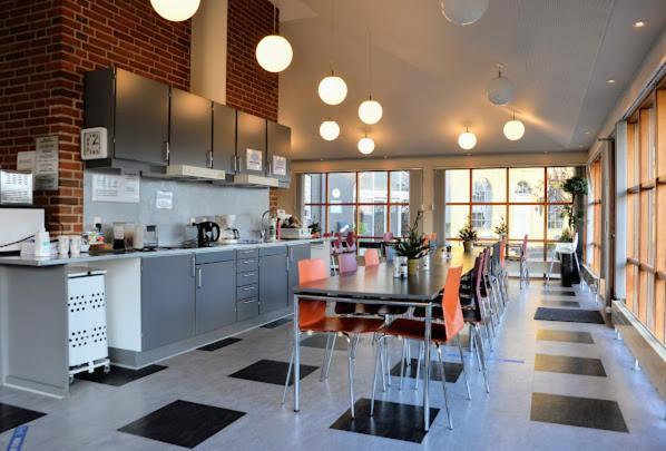 Хостел Stoberiet Свеннборг Екстер'єр фото The kitchen at the International Centre