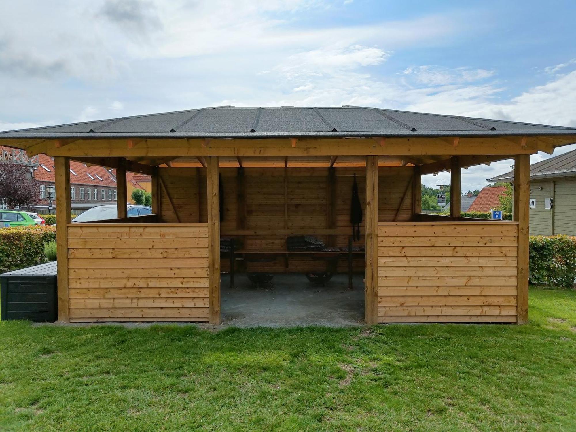 Хостел Stoberiet Свеннборг Екстер'єр фото A wooden gazebo