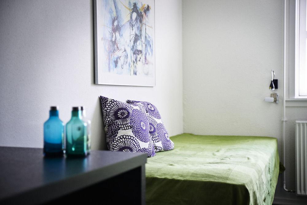 Хостел Stoberiet Свеннборг Екстер'єр фото A typical bedroom at the University of Stavanger