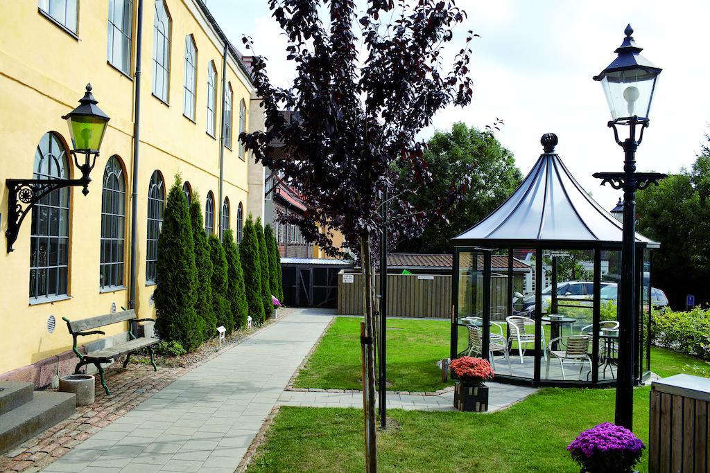 Хостел Stoberiet Свеннборг Екстер'єр фото The courtyard of the former school
