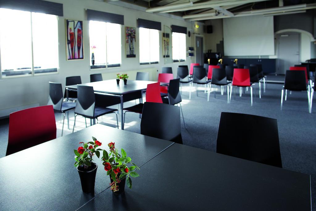 Хостел Stoberiet Свеннборг Екстер'єр фото The dining room at the International Centre